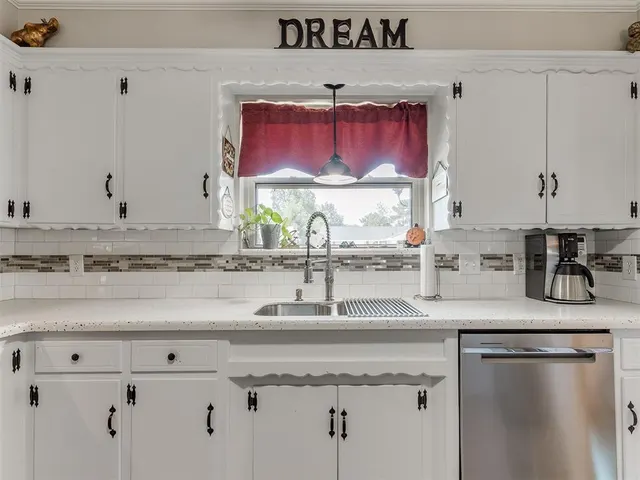 Photo 5 — 4137 NW 59th Street, Oklahoma City, OK 73112