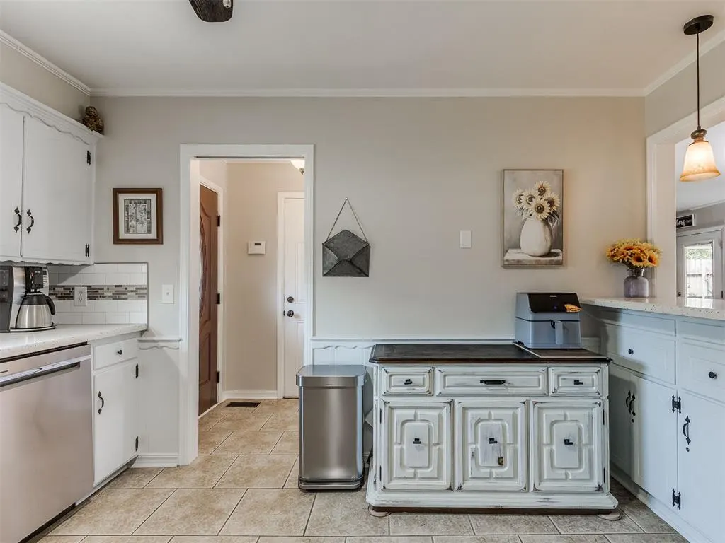 Photo 8 — 4137 NW 59th Street, Oklahoma City, OK 73112
