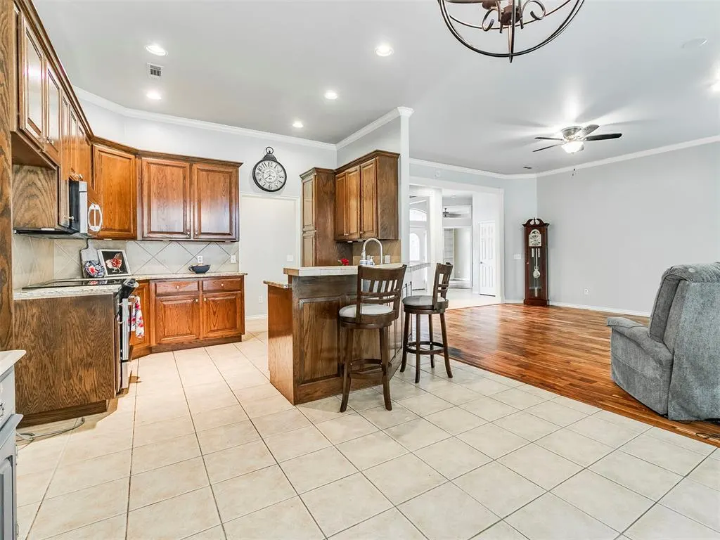 Photo 12 — 2705 Woodbridge Drive, Shawnee, OK 74804