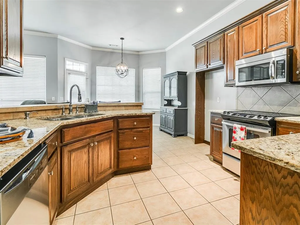 Photo 13 — 2705 Woodbridge Drive, Shawnee, OK 74804