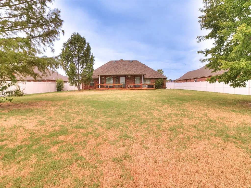 Photo 37 — 2705 Woodbridge Drive, Shawnee, OK 74804