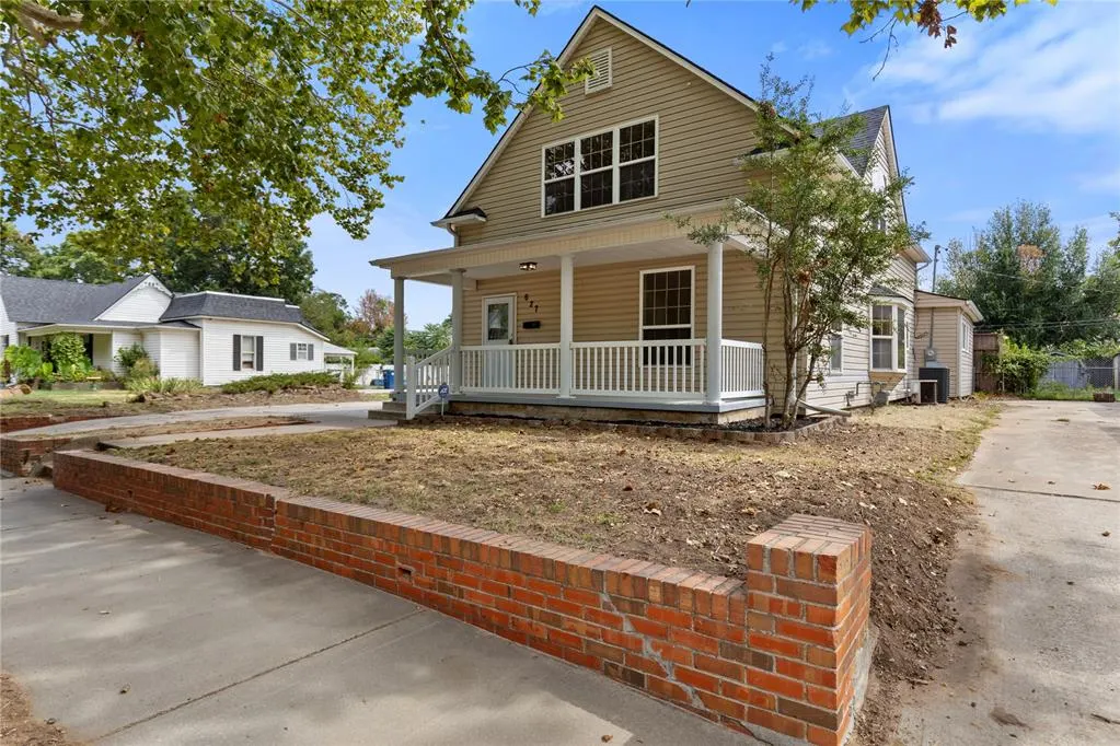 Photo 3 — 627 N Park Avenue, Shawnee, OK 74801