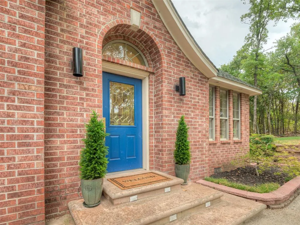 Photo 4 — 9216 Oakmont Drive, Oklahoma City, OK 73131