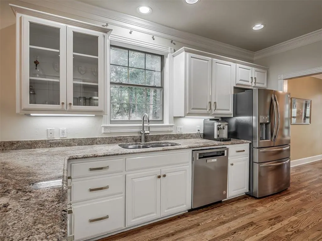 Photo 11 — 9216 Oakmont Drive, Oklahoma City, OK 73131