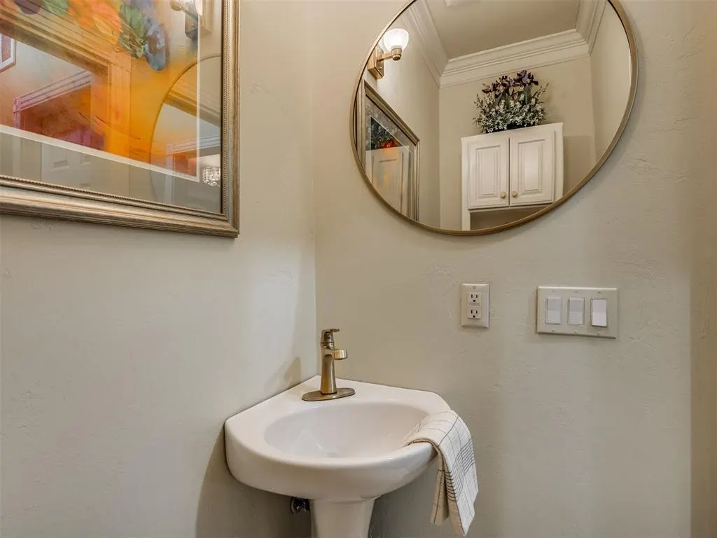 Photo 21 — 9216 Oakmont Drive, Oklahoma City, OK 73131