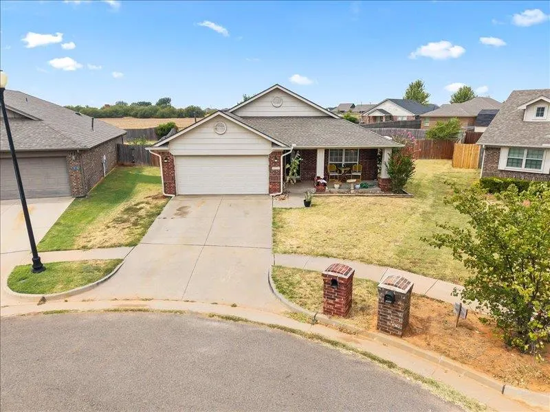 Photo 4 — 13333 SW 3rd Street, Yukon, OK 73099