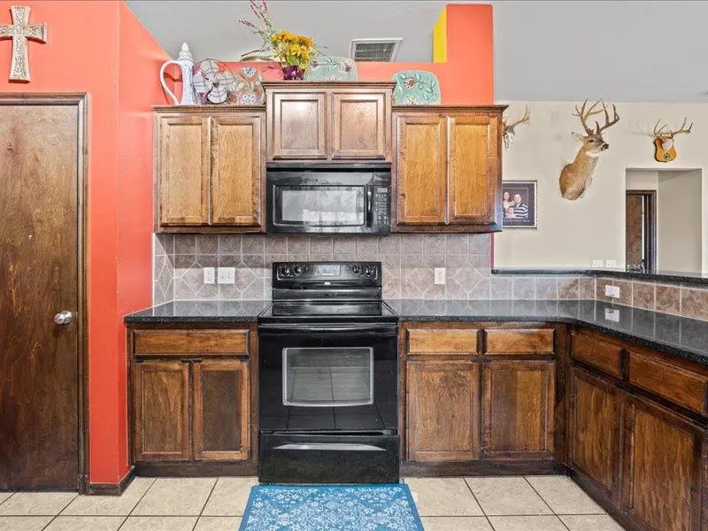Photo 13 — 13333 SW 3rd Street, Yukon, OK 73099