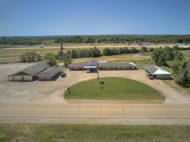 Photo 8 — 9952 Hornbeam Road, Henryetta, OK 74437