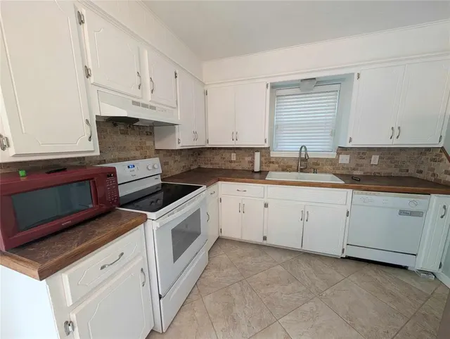 Photo 8 — 1614 Surrey Drive, Norman, OK 73071