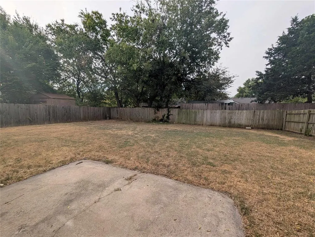Photo 14 — 1614 Surrey Drive, Norman, OK 73071