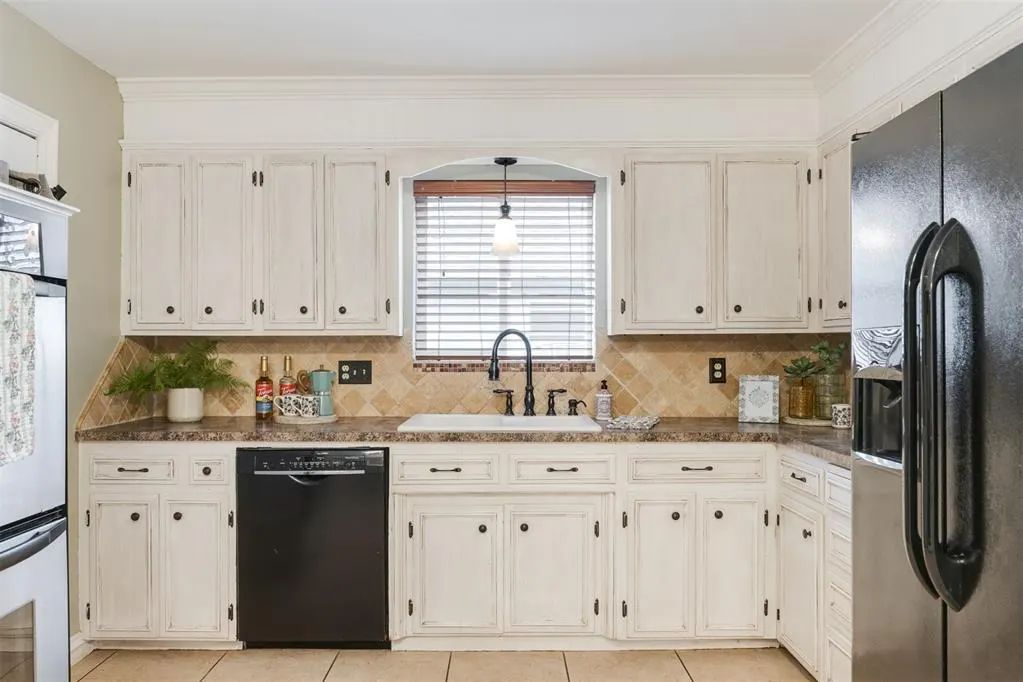 Photo 14 — 627 Ridgecrest Road, Edmond, OK 73013