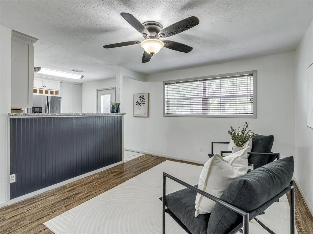 Photo 2 — 105 Woods Avenue, Moore, OK 73160