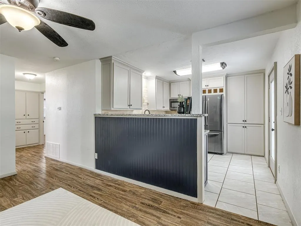 Photo 5 — 105 Woods Avenue, Moore, OK 73160