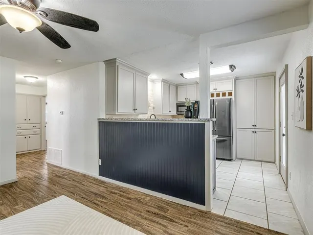 Photo 5 — 105 Woods Avenue, Moore, OK 73160