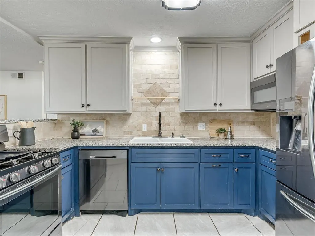 Photo 8 — 105 Woods Avenue, Moore, OK 73160