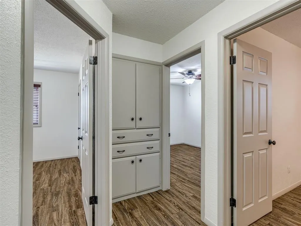Photo 11 — 105 Woods Avenue, Moore, OK 73160