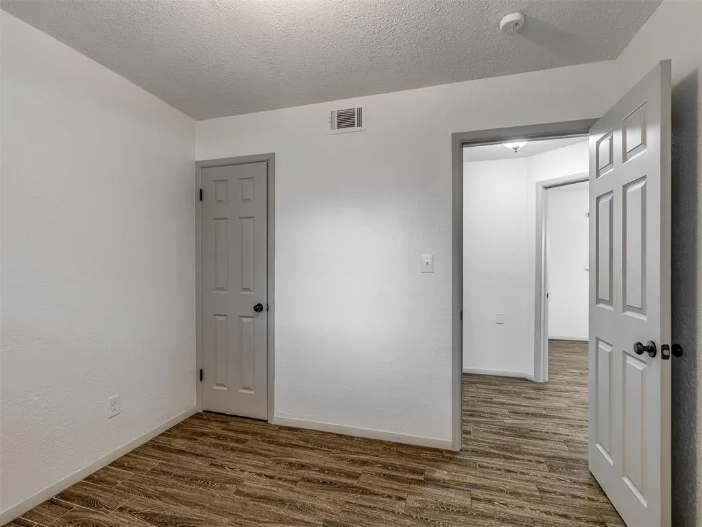 Photo 19 — 105 Woods Avenue, Moore, OK 73160