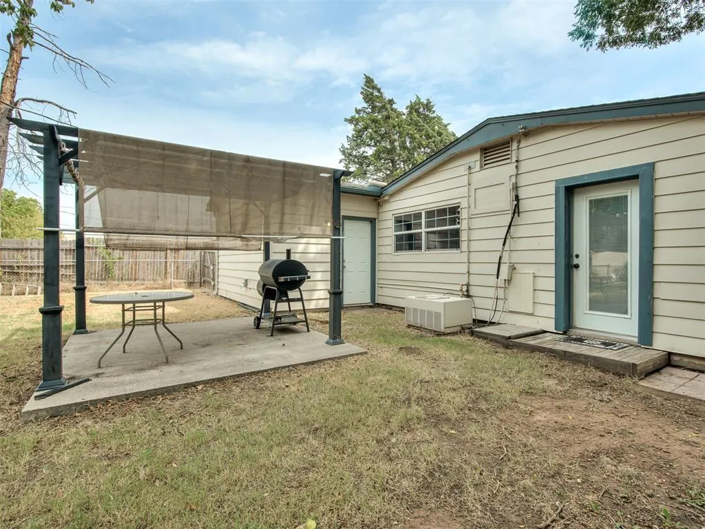 Photo 21 — 105 Woods Avenue, Moore, OK 73160