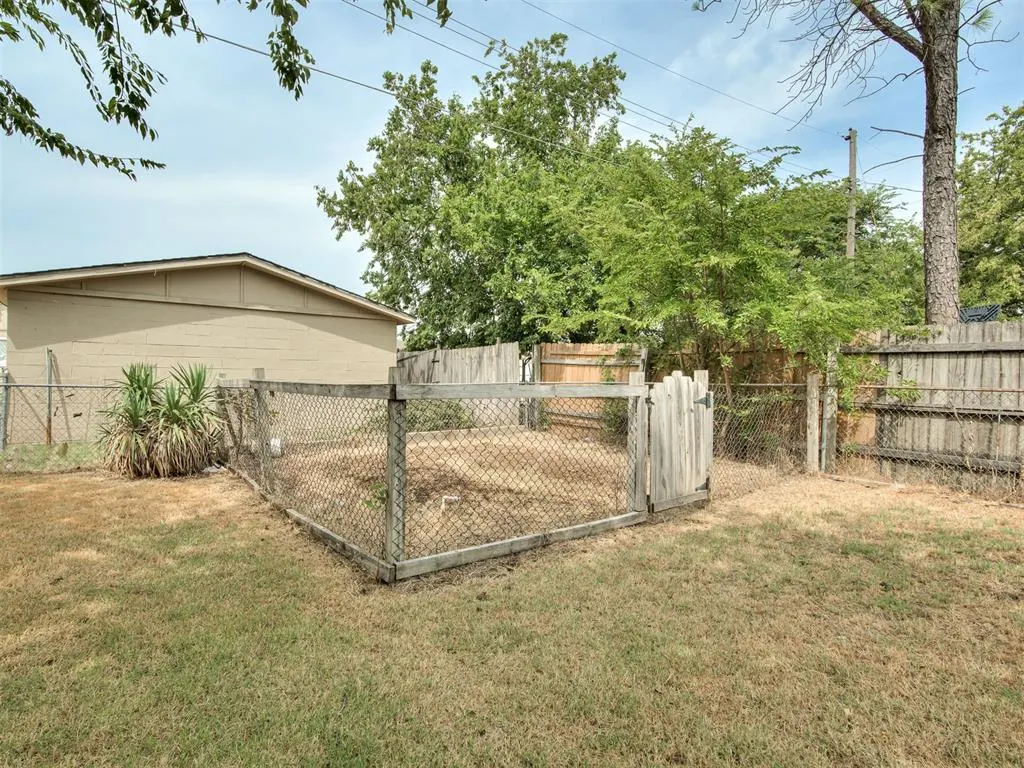 Photo 24 — 105 Woods Avenue, Moore, OK 73160