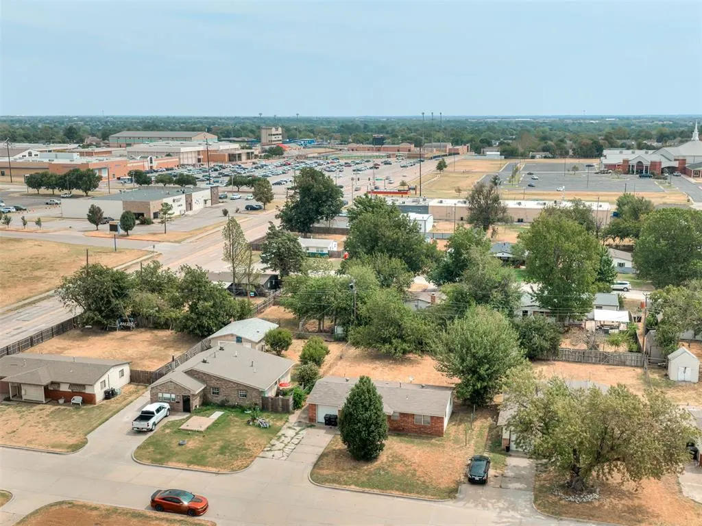 Photo 31 — 105 Woods Avenue, Moore, OK 73160