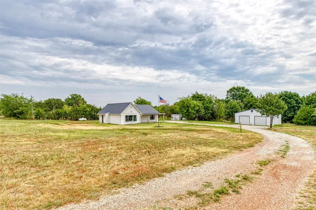 Photo 4 — 22355 Davis Drive, Earlsboro, OK 74840