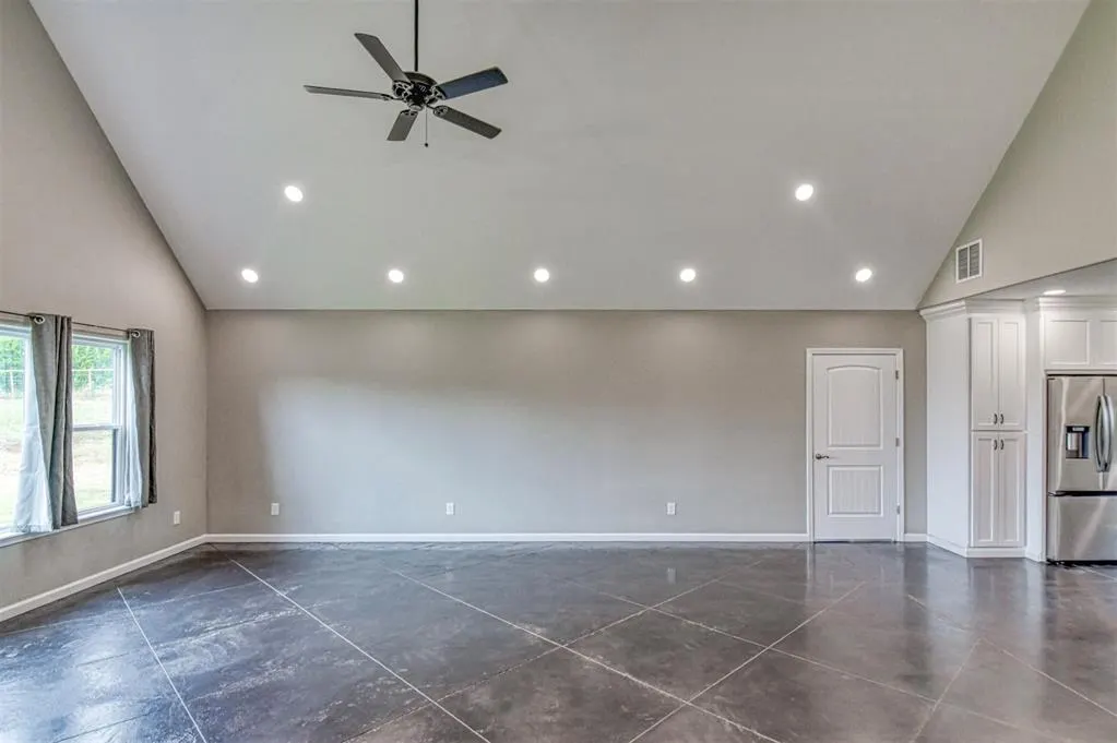 Photo 9 — 22355 Davis Drive, Earlsboro, OK 74840