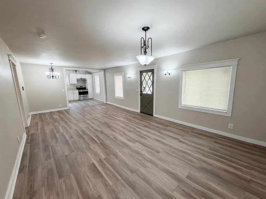 Photo 5 — 230 W Himes Street, Norman, OK 73069