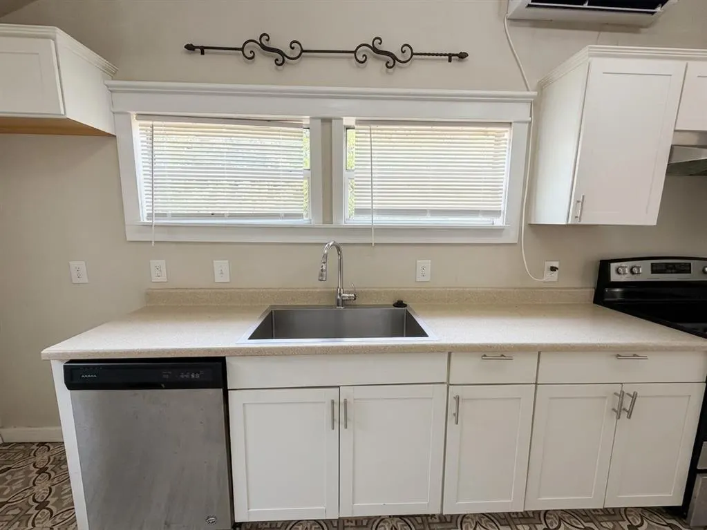 Photo 12 — 230 W Himes Street, Norman, OK 73069