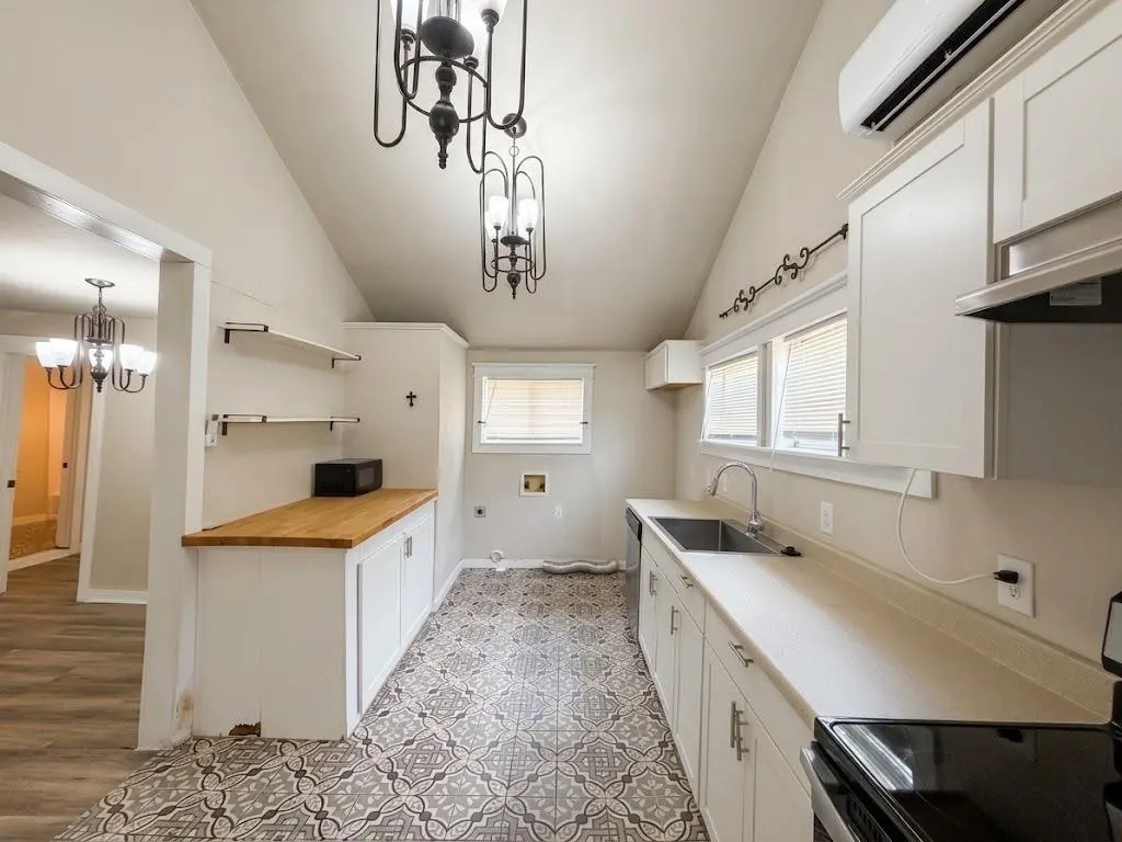 Photo 13 — 230 W Himes Street, Norman, OK 73069