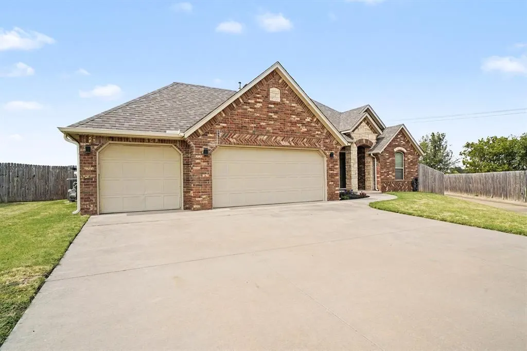 Photo 2 — 5136 SW 120th Terrace, Oklahoma City, OK 73173