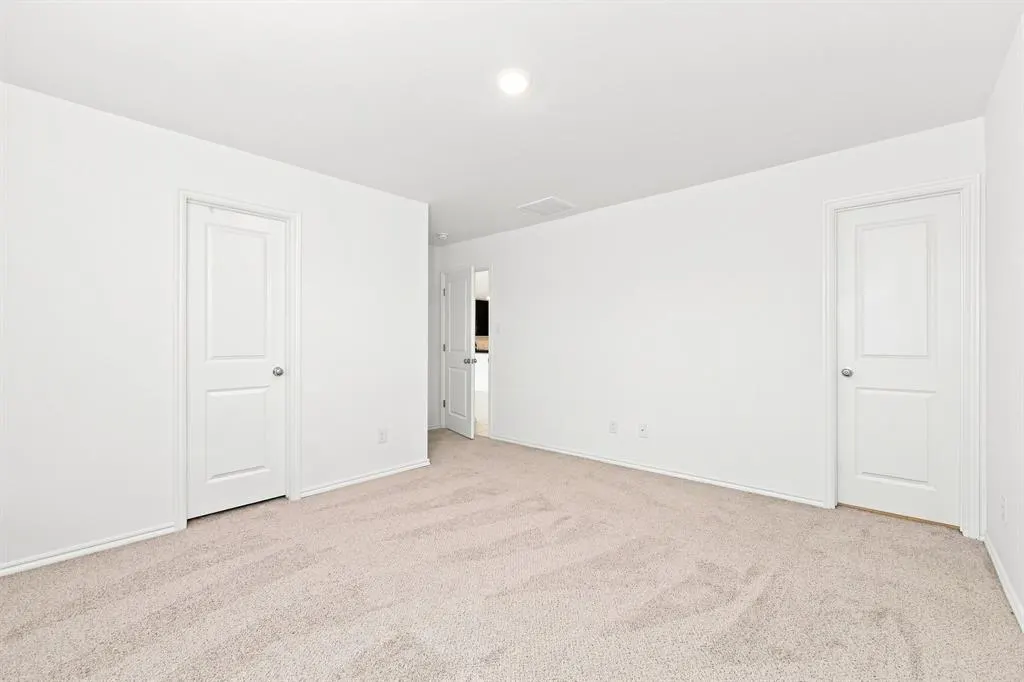 Photo 8 — 10912 SW 22nd Street, Yukon, OK 73099