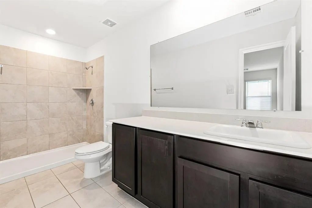 Photo 9 — 10912 SW 22nd Street, Yukon, OK 73099