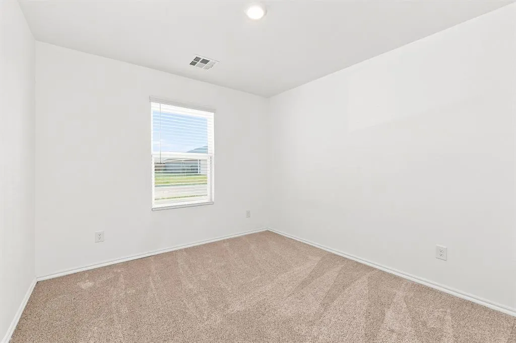 Photo 11 — 10912 SW 22nd Street, Yukon, OK 73099