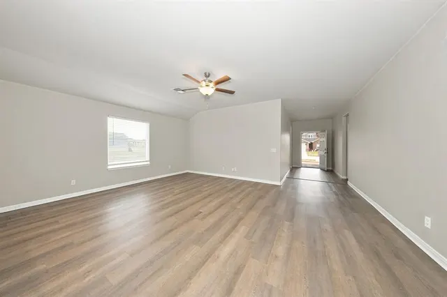 Photo 3 — 920 NW 3rd Street, Newcastle, OK 73065