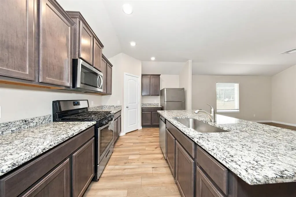 Photo 4 — 920 NW 3rd Street, Newcastle, OK 73065