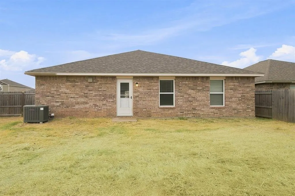 Photo 14 — 920 NW 3rd Street, Newcastle, OK 73065