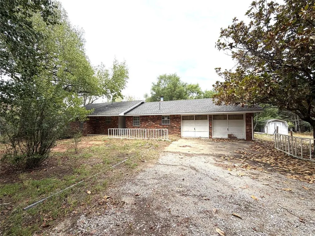 Front exterior — 30006 Homer Lane, Shawnee, OK 74801