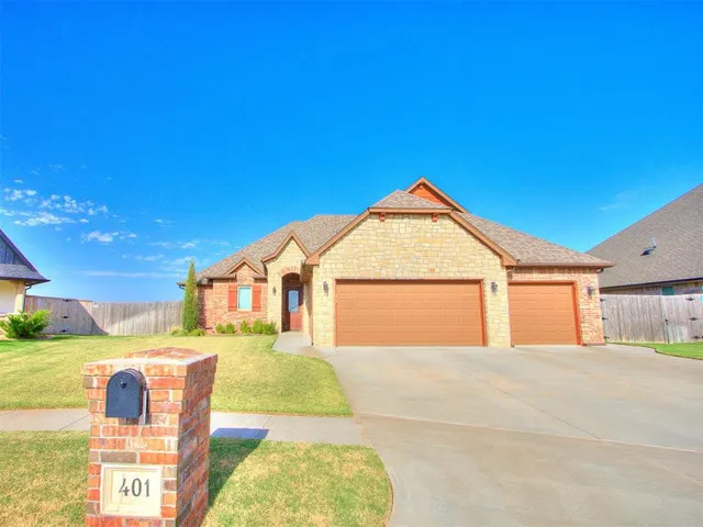 Photo 2 — 401 Carlow Way, Yukon, OK 73099