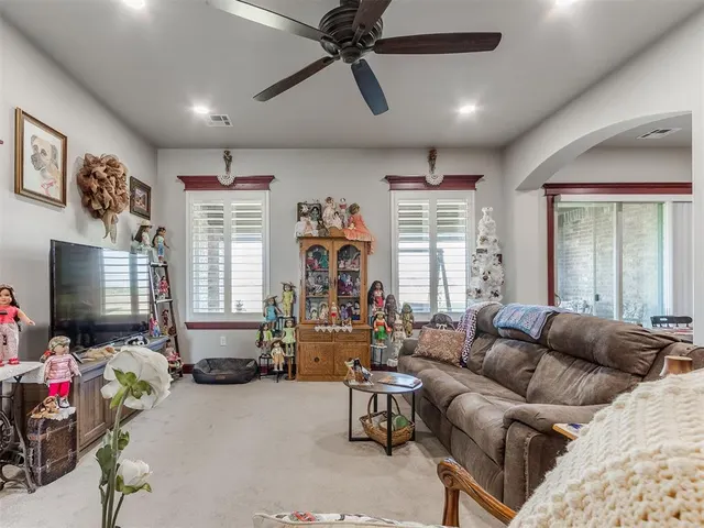 Photo 8 — 401 Carlow Way, Yukon, OK 73099