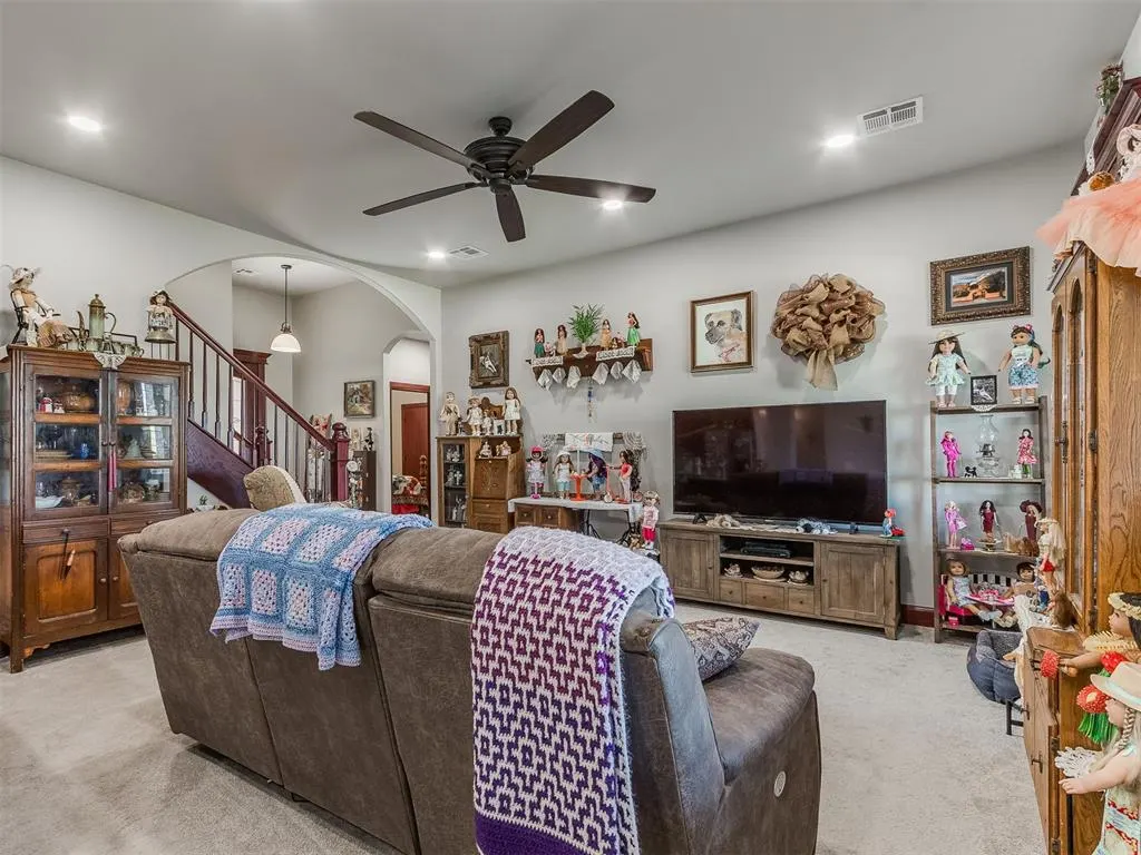 Photo 9 — 401 Carlow Way, Yukon, OK 73099