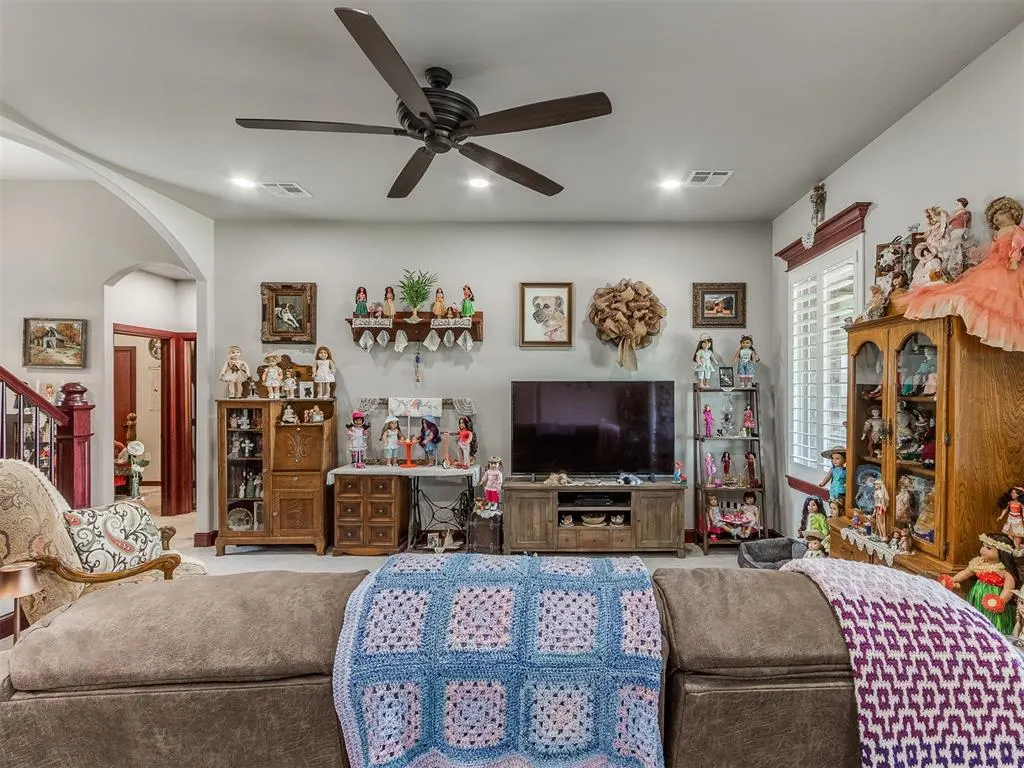 Photo 10 — 401 Carlow Way, Yukon, OK 73099