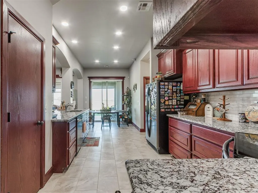 Photo 16 — 401 Carlow Way, Yukon, OK 73099