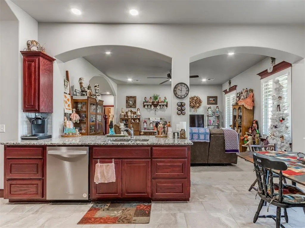 Photo 18 — 401 Carlow Way, Yukon, OK 73099
