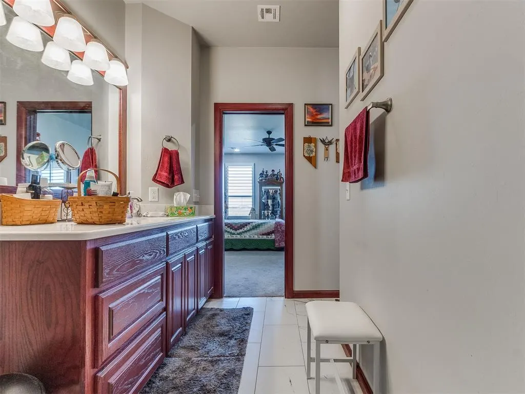 Photo 23 — 401 Carlow Way, Yukon, OK 73099