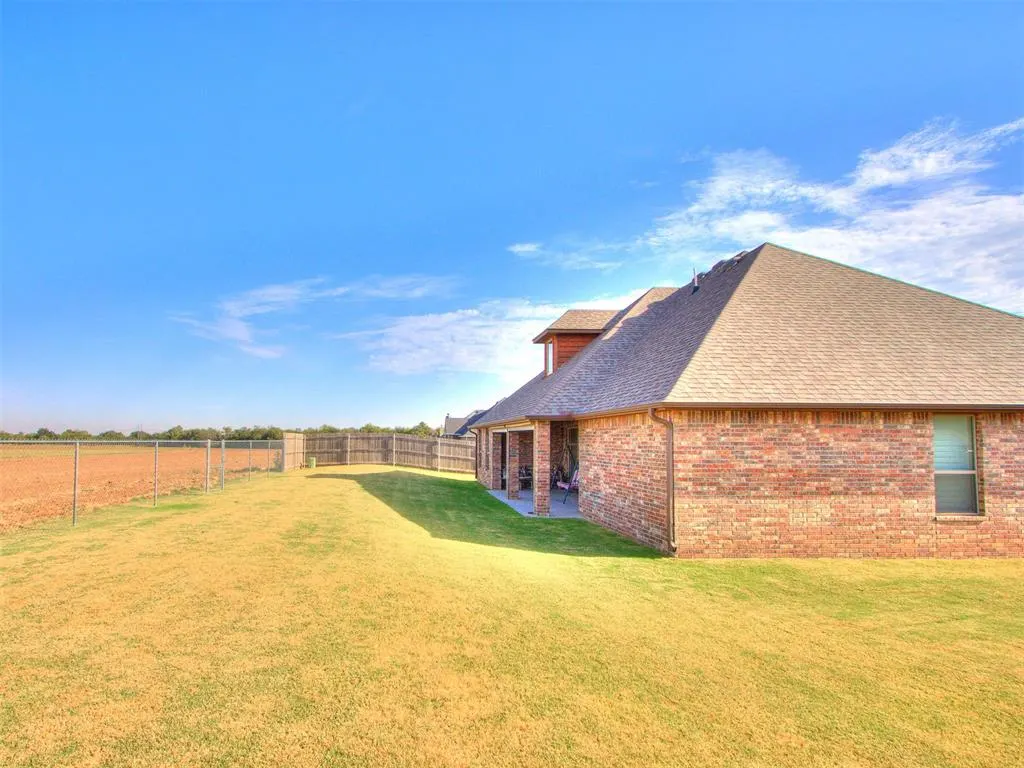 Photo 42 — 401 Carlow Way, Yukon, OK 73099