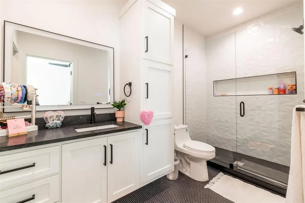 Photo 39 — 809 NW 68th Street, Oklahoma City, OK 73116