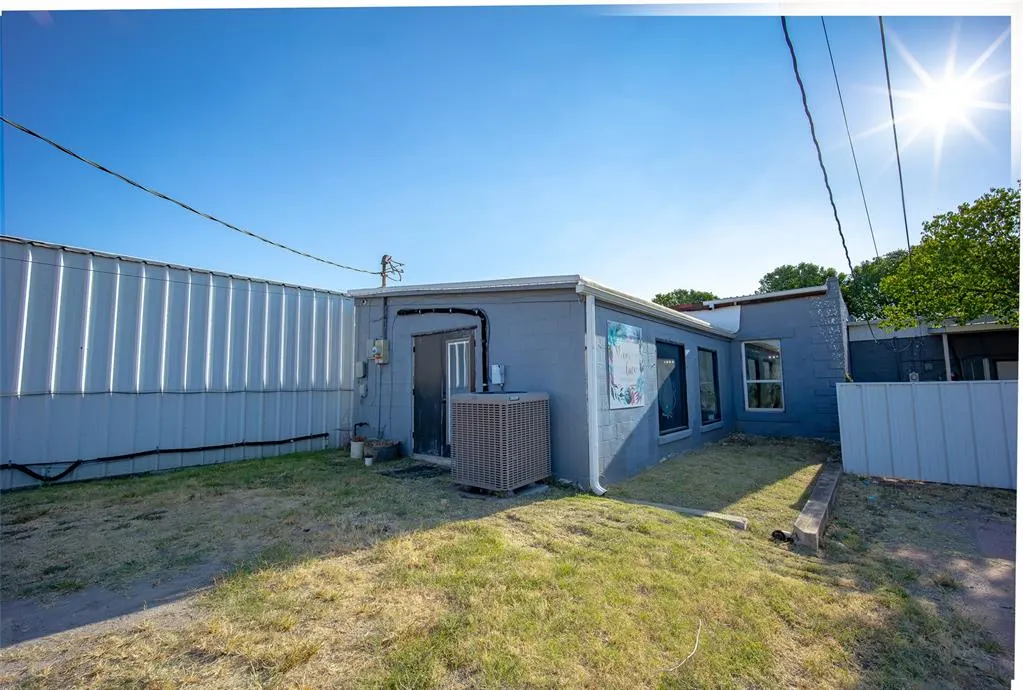 Photo 24 — 207 N Main, Blanchard, OK 73010