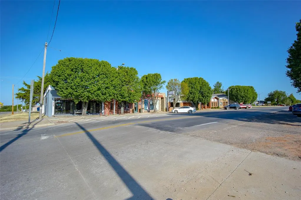 Photo 27 — 207 N Main, Blanchard, OK 73010