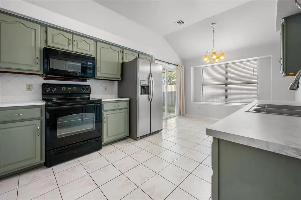 Photo 4 — 2429 Glen Oaks Drive, Norman, OK 73071