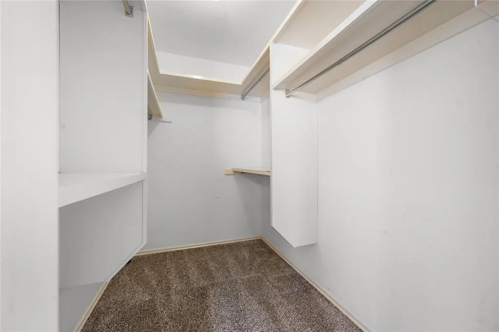Photo 14 — 2429 Glen Oaks Drive, Norman, OK 73071